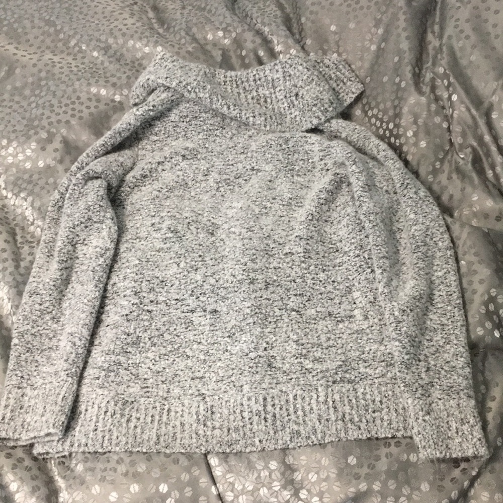 Calvin Klein Sweater - Picture 5 of 5